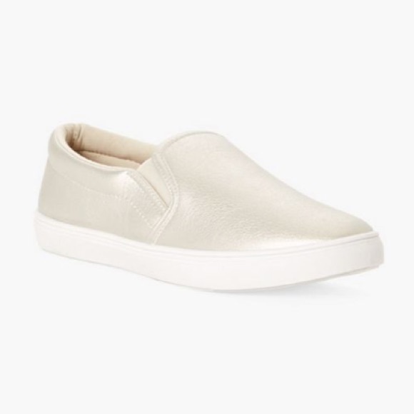 JustFab Shoes - NWT Alice Sneaker